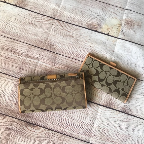 Authentic coach signature wallet - Picture 5 of 5
